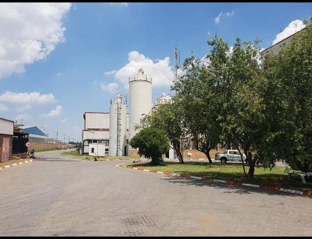 13,000M² WAREHOUSE TO LET IN ROODEKOP